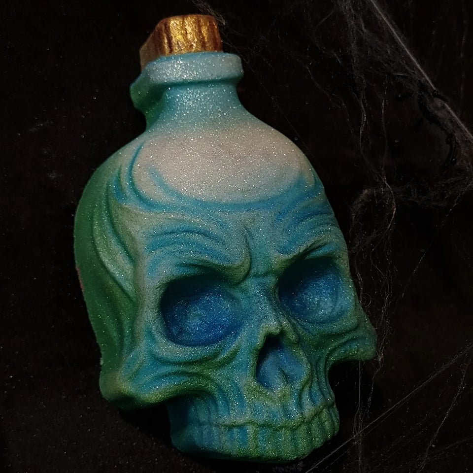 Deadly Tipple Skull Halloween Bath Bomb